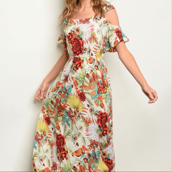 ❣️IVORY RED FLORAL MAXI- DRESS ❣️ - Picture 2 of 3